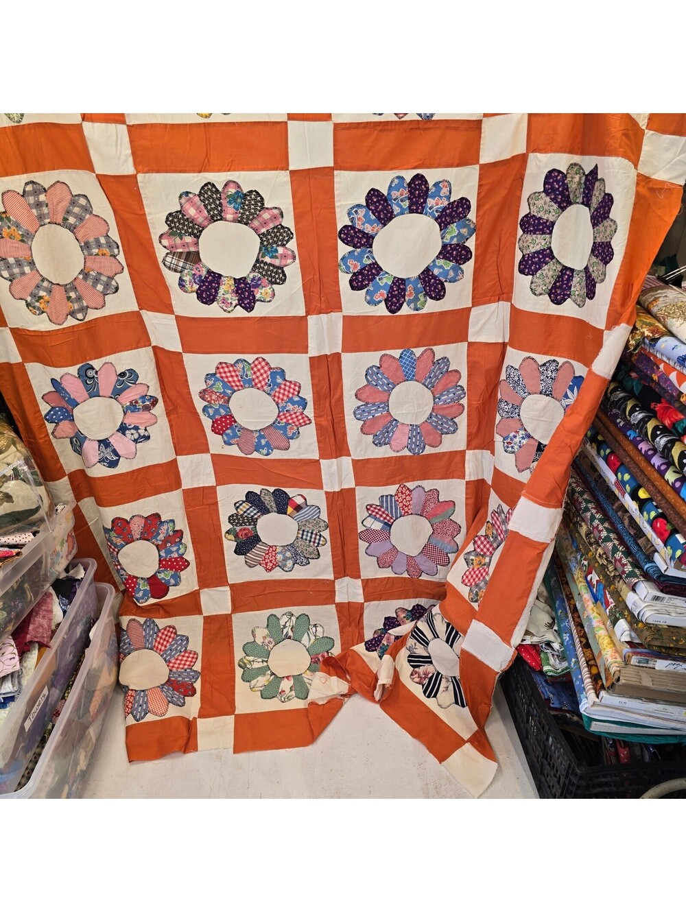 Q46 Vintage Dresden Plate Quilt Top 76 x 66 hand and Machine Stitched